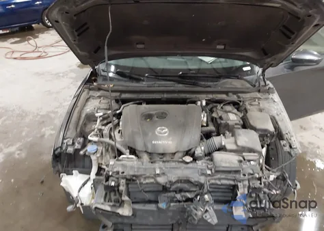 2019 Mazda Mazda3 Premium Package z USA, uszkodzony, nr VIN 3MZBPAEM2KM102340